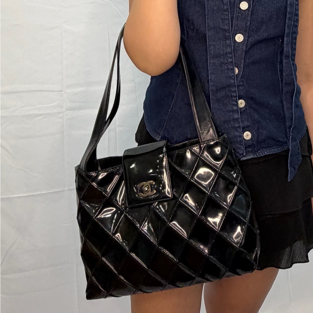 CHANEL Vintage Kelly Turn Lock Shoulder Bag